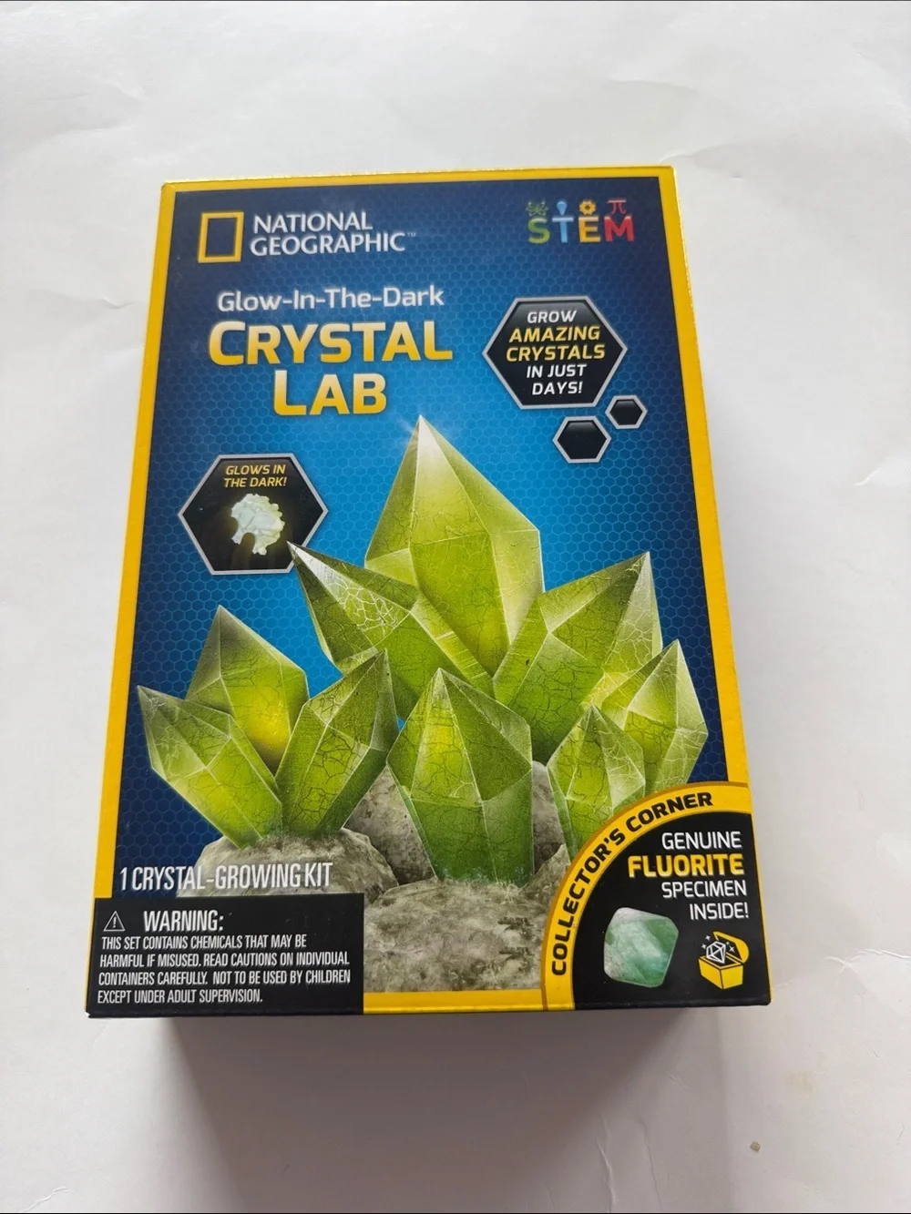 New In Box National Geographic Glow-In-The-Dark Crystal Lab Kit